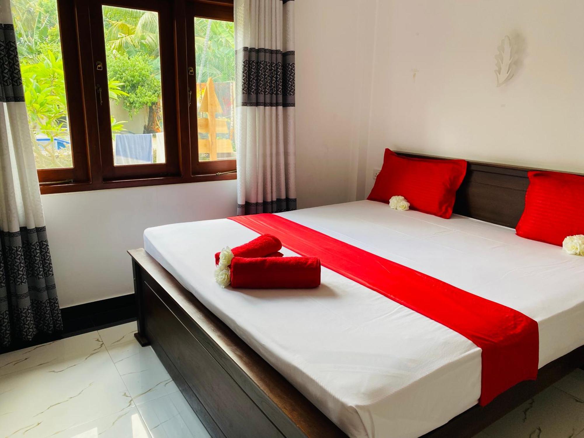 The Kingslayer Resort Negombo Exterior photo